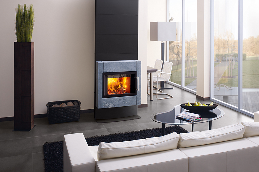 Heizen mit Holz in der Übergangszeit.